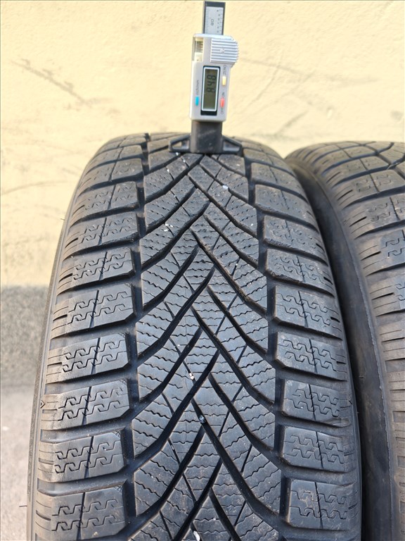  205/5517" újszerű Falken téli gumi gumi 1. kép