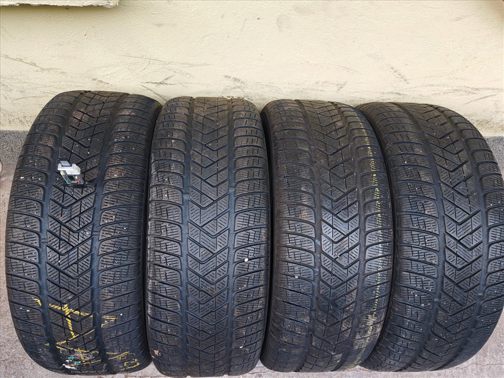  265/6517" újszerű Pirelli téli gumi gumi 2. kép