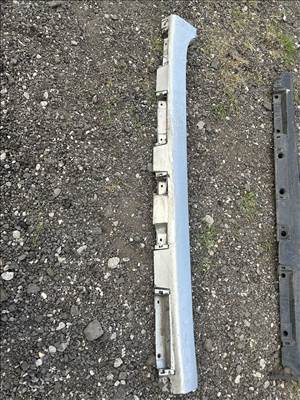 Lexus GS Küszöb boritas  jobb első