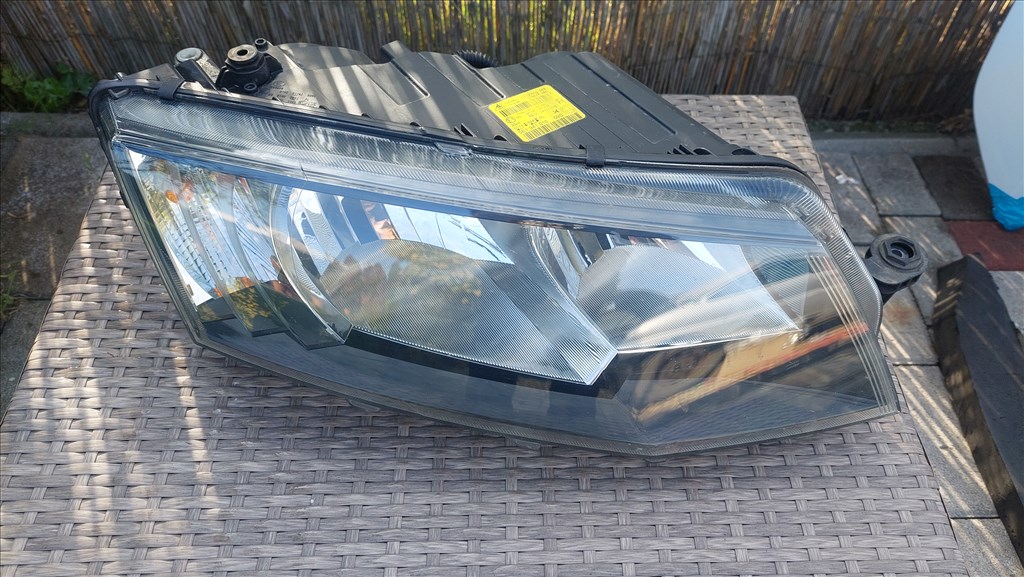 Skoda Octavia III Jobb első fènyszóró 1. kép