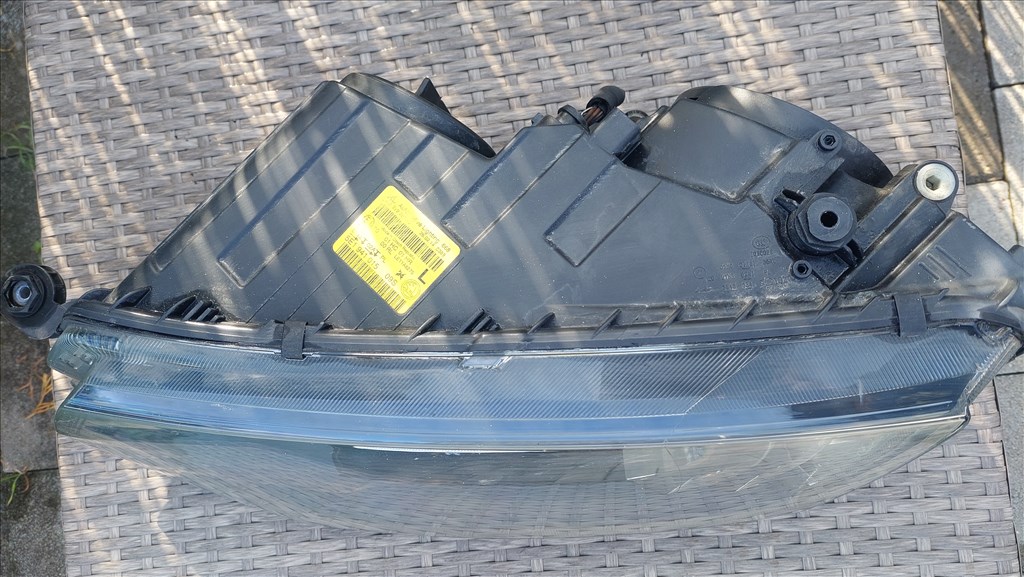 Skoda Octavia III Jobb első fènyszóró 2. kép