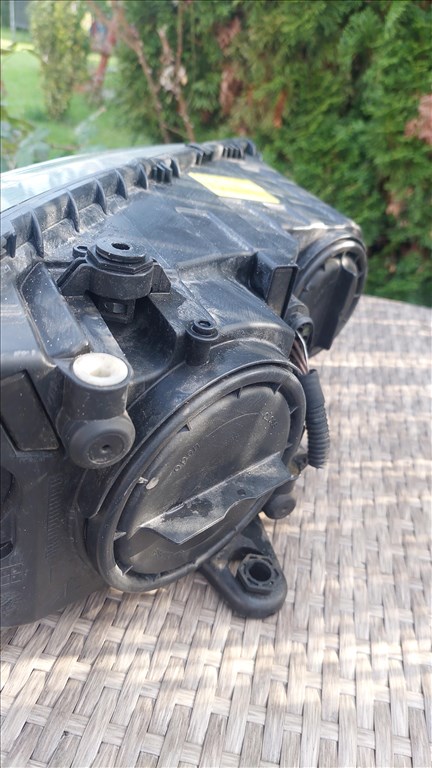 Skoda Octavia III Jobb első fènyszóró 4. kép