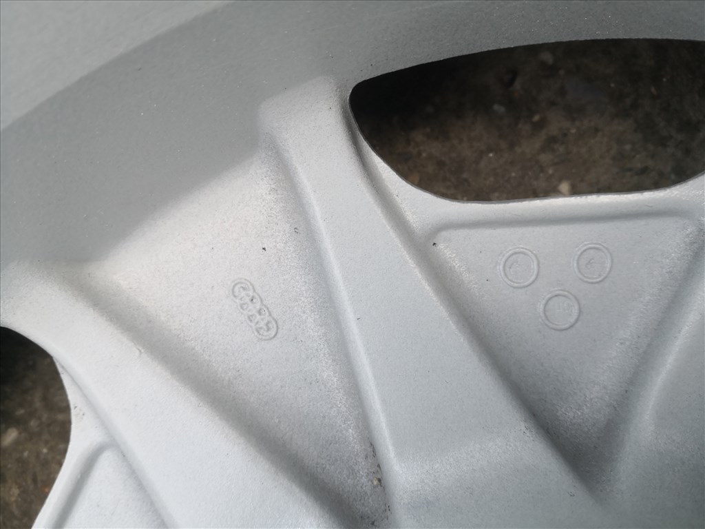 Audi 80 15-ös alufelni pótkeréknek 1db  4. kép