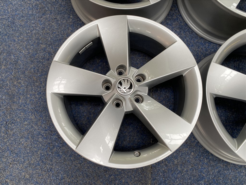 Skoda 17 gyári alufelni felni, 5x112, Kodiaq Superb  (3630) 5. kép