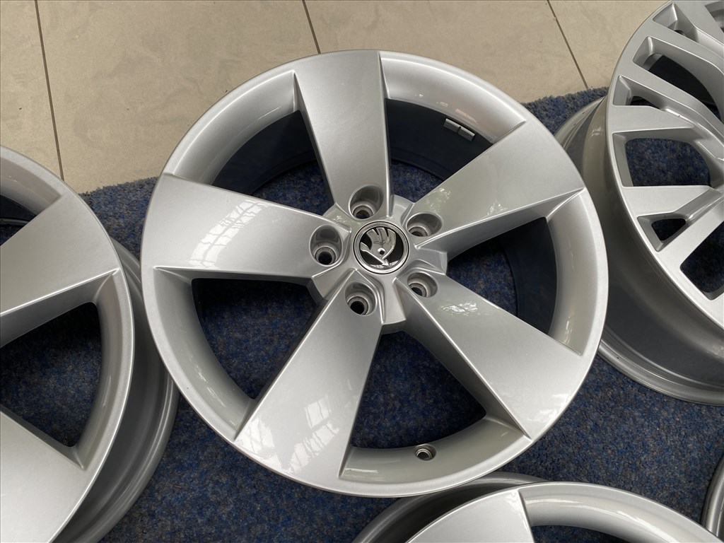 Skoda 17 gyári alufelni felni, 5x112, Kodiaq Superb  (3630) 6. kép
