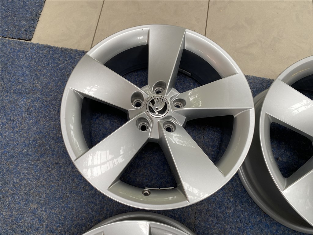 Skoda 17 gyári alufelni felni, 5x112, Kodiaq Superb  (3630) 7. kép
