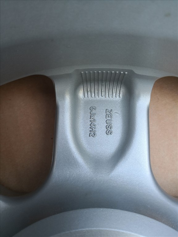 14-es új 4x100-as alufelni 6. kép