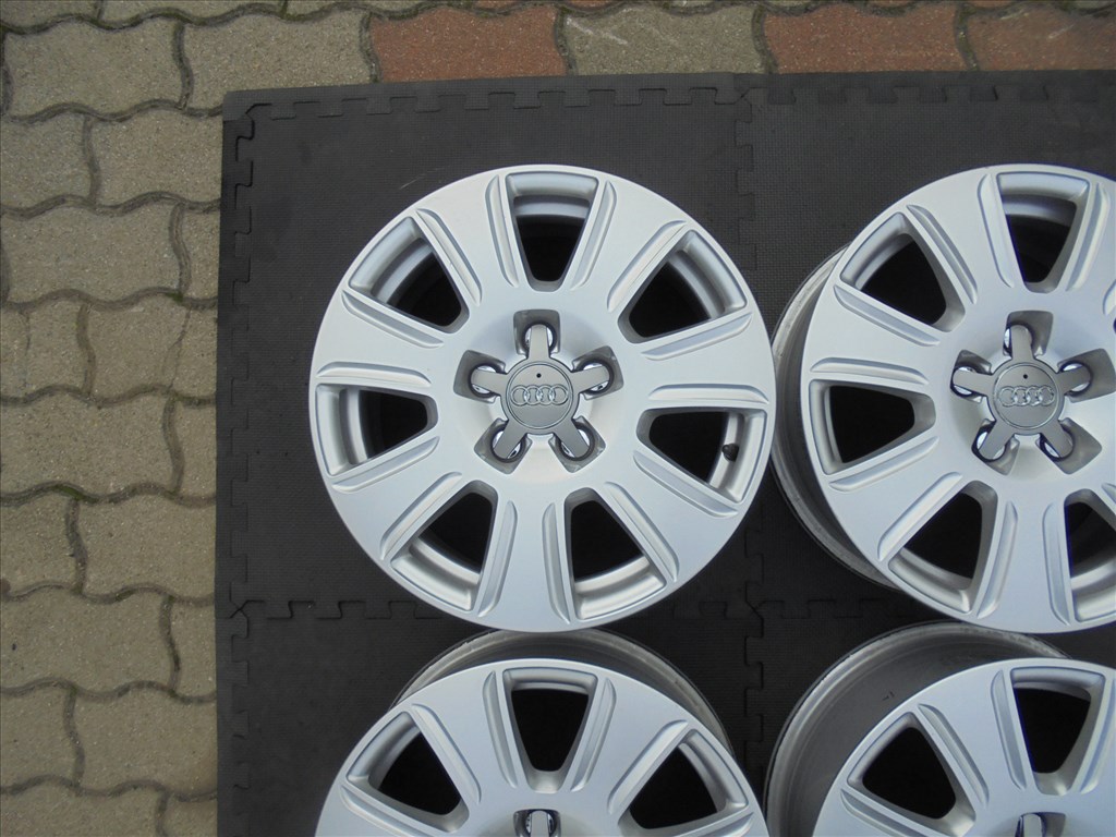 16-os Audi újszerű gyári alufelni eladó 2. kép