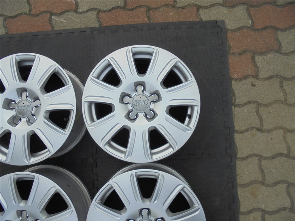 16-os Audi újszerű gyári alufelni eladó 4. kép