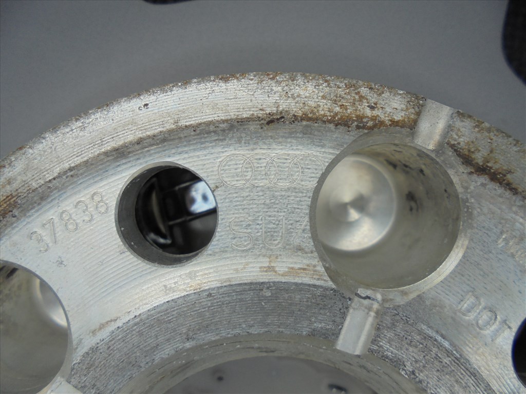 16-os Audi újszerű gyári alufelni eladó 6. kép