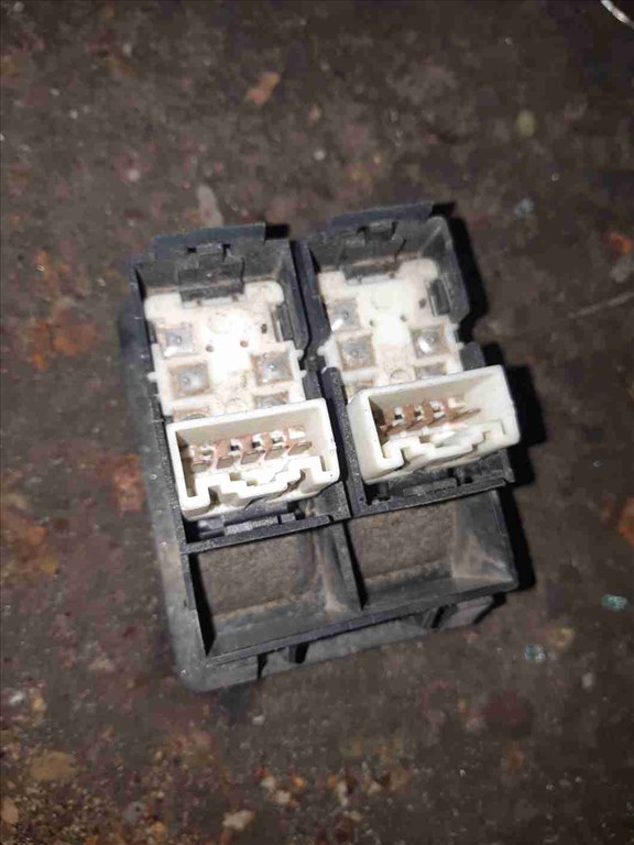 Suzuki Vitara Bal Elsõ Ablakemelõ Kapcsoló 2. kép