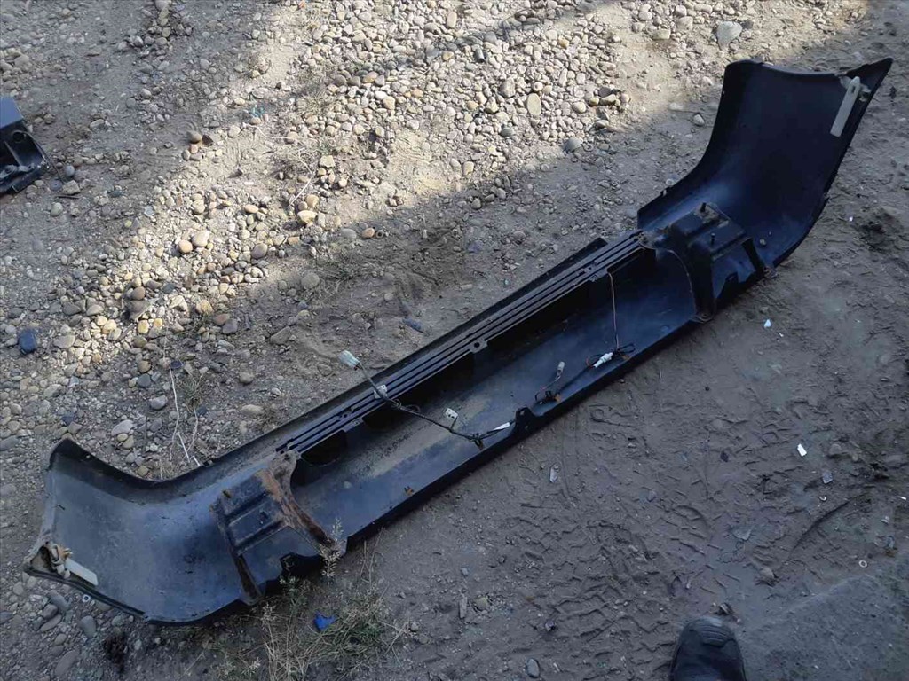 Suzuki Swift II 92-96 Hátsó Lökhárító 71812-60B00 3. kép