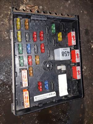 Volkswagen Passat B6 Biztosítéktábla / Relé Tábla 3C0 937 125