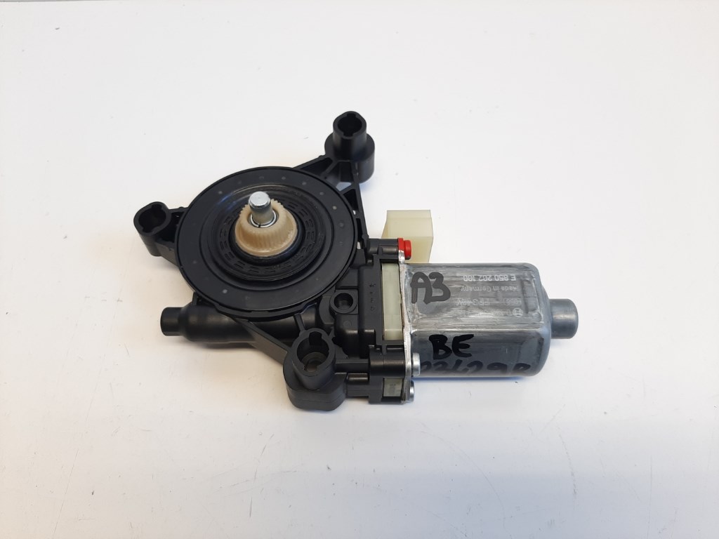 Audi A3 5 ajtós (8V) bal elsõ ablakemelõ motor 5Q0959802B 0130822716 1. kép