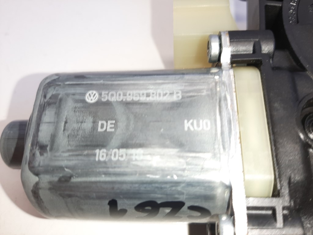 Audi A3 5 ajtós (8V) bal elsõ ablakemelõ motor 5Q0959802B 0130822716 3. kép