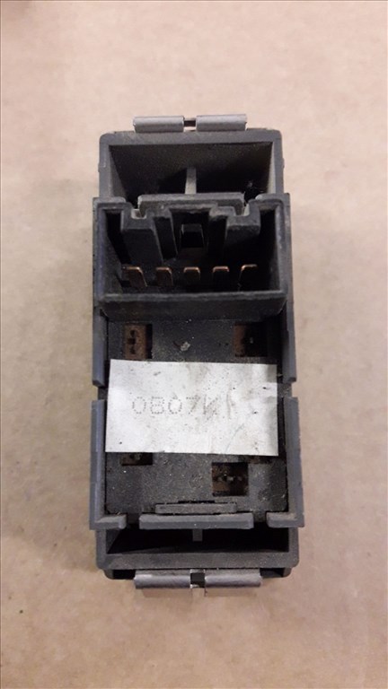 Suzuki Vitara Bal Hátsó Ablakemelõ Kapcsoló 2. kép