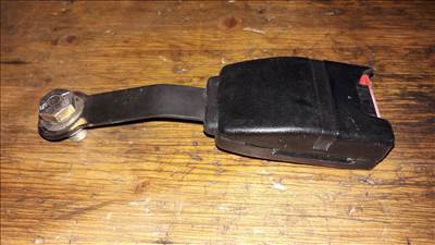 Opel Frontera A Jobb Első Biztonsági Öv Csatlakozó 91140166