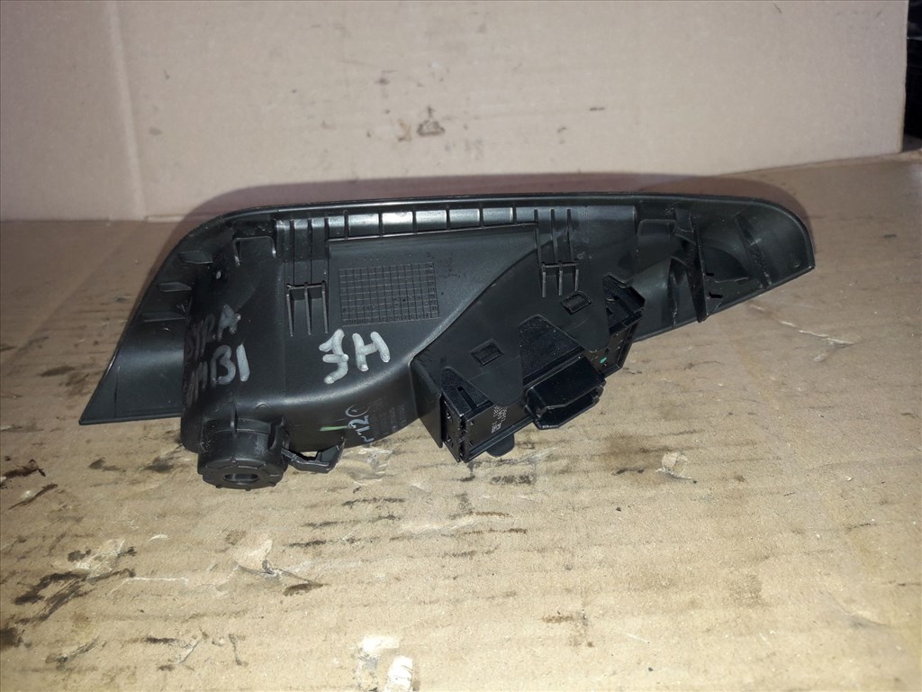 Opel Astra K Jobb Hátsó Ajtó Behúzó  Ablakemelõ Kapcsoló 2. kép