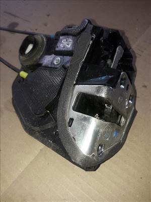 Toyota Auris Bal Hátsó Ajtó Zárszerkezet  Központizár Motor