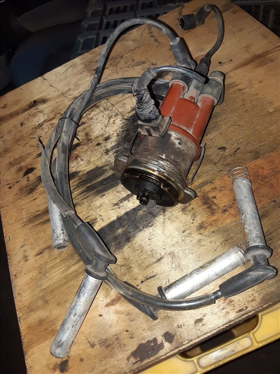 Opel Corsa B Gyújtás Elosztó 0 237 521 024 1. kép