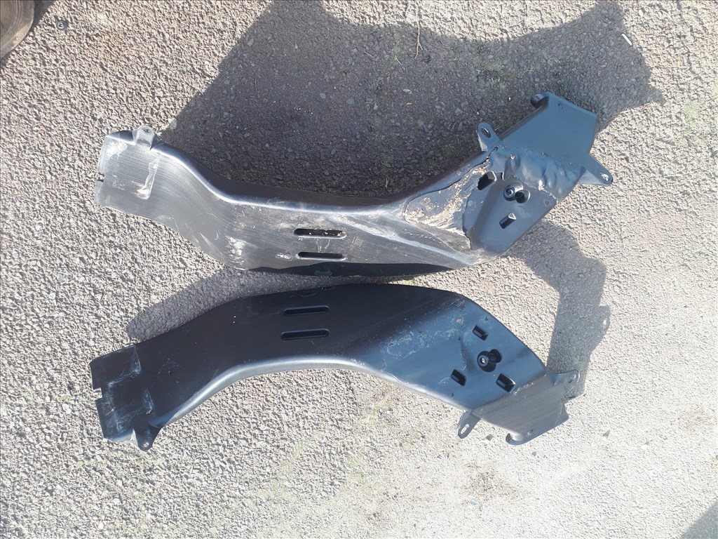 Audi A4 (B6) Alsó fűtéscső padlószőnyeg alatti 8e0819802b 8e0819801b 3. kép