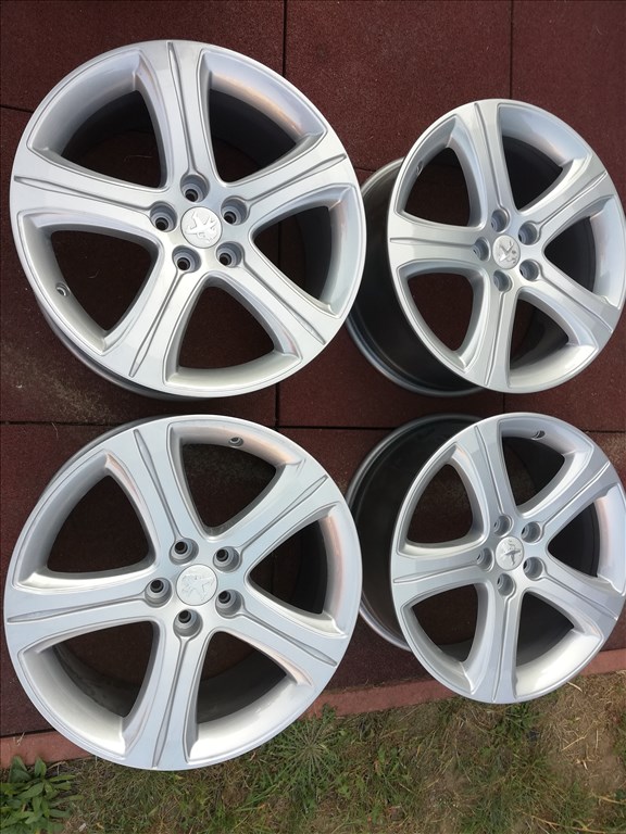  5x108 lyukosztású 8JJ 18" felújított (gyári felni) alufelni 2. kép