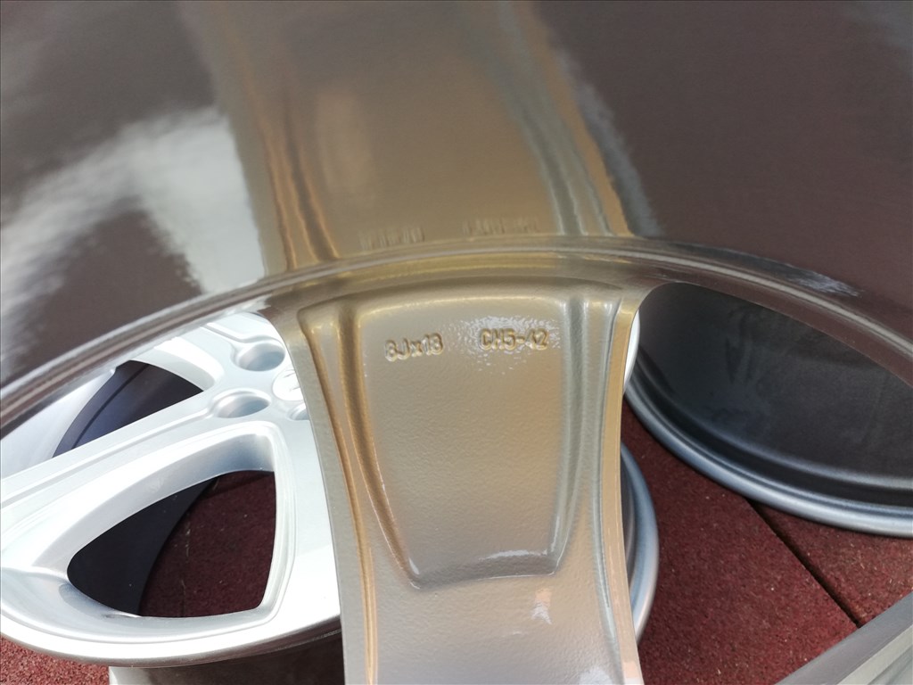  5x108 lyukosztású 8JJ 18" felújított (gyári felni) alufelni 7. kép