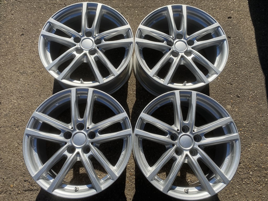 4db UniWheels 17" VW - Skoda - Seat alufelni. (4128) 1. kép