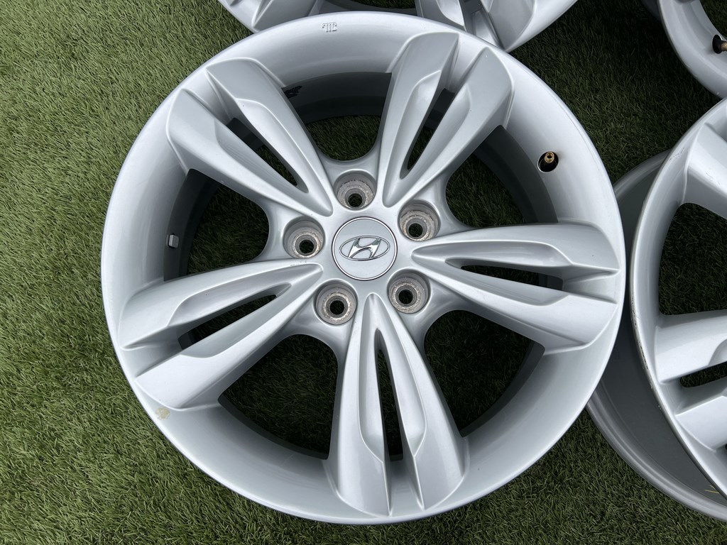 5x114.3 17" Hyundai gyári alufelni 6,5Jx17h2 ET48 3. kép