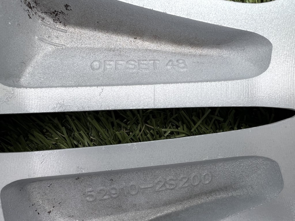 5x114.3 17" Hyundai gyári alufelni 6,5Jx17h2 ET48 7. kép