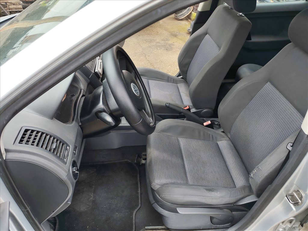 Volkswagen Polo IV 1.4 TDI 5 seb kézi váltó, GGU kóddal, 276384km-el eladó ggu5seb9n vw14tdi 8. kép