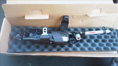 Volvo 31250398 S40 V50 jobb biztonsági öv