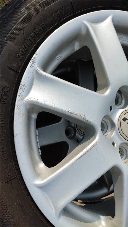  5x114.3 lyukosztású 16" használt Rial alufelni, rajta 205/55 újszerű nyári gumi 8. kép