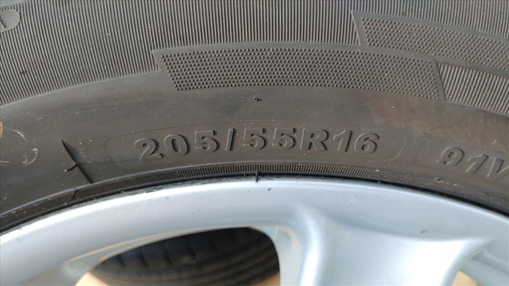  5x114.3 lyukosztású 16" használt Rial alufelni, rajta 205/55 újszerű nyári gumi 10. kép