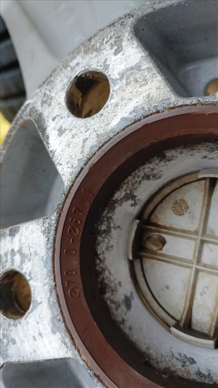  5x114.3 lyukosztású 16" használt Rial alufelni, rajta 205/55 újszerű nyári gumi 17. kép