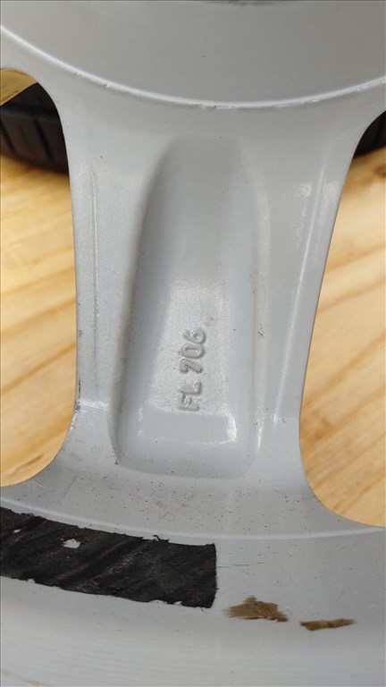  5x114.3 lyukosztású 16" használt Rial alufelni, rajta 205/55 újszerű nyári gumi 21. kép