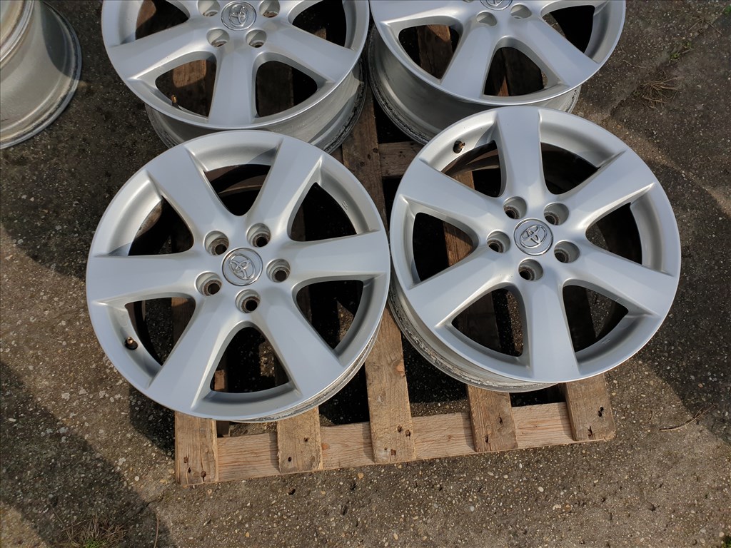 17" 5x114,3 Toyota RAV4 2. kép