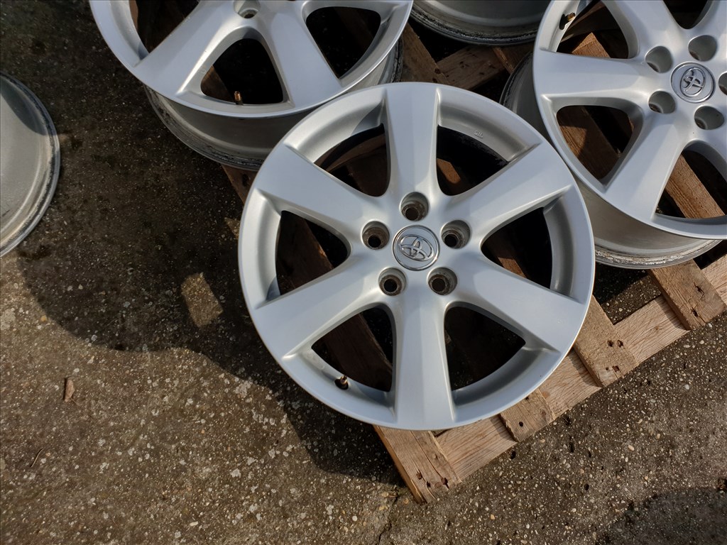 17" 5x114,3 Toyota RAV4 4. kép