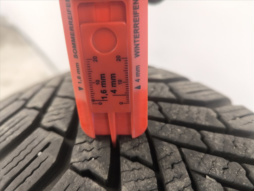  Continental Winter Contact 175/65R14 téli gumi ENZO 14" alufelnire szerelve eladó!  6. kép