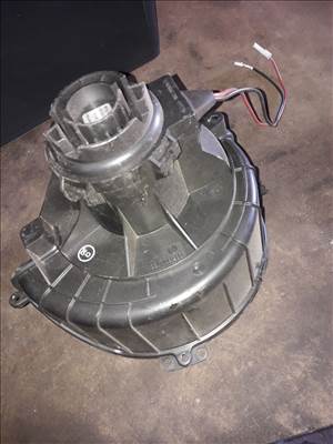 Opel Astra H Fûtőmotor