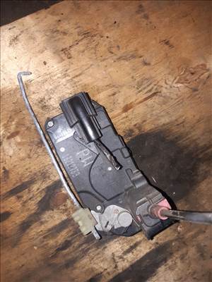 Opel Zafira B Jobb Hátsó Ajtó Zárszerkezet  Központizár Motor 13210739