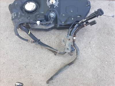 Mazda CX-3  üzemanyag tankbeöntő