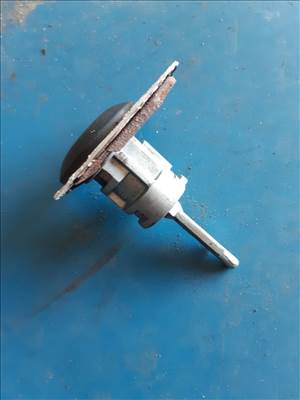 Ford Transit 00-06 Bal Első Ajtó Zárbetét