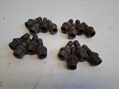 Renault Clio  Kerékcsavar