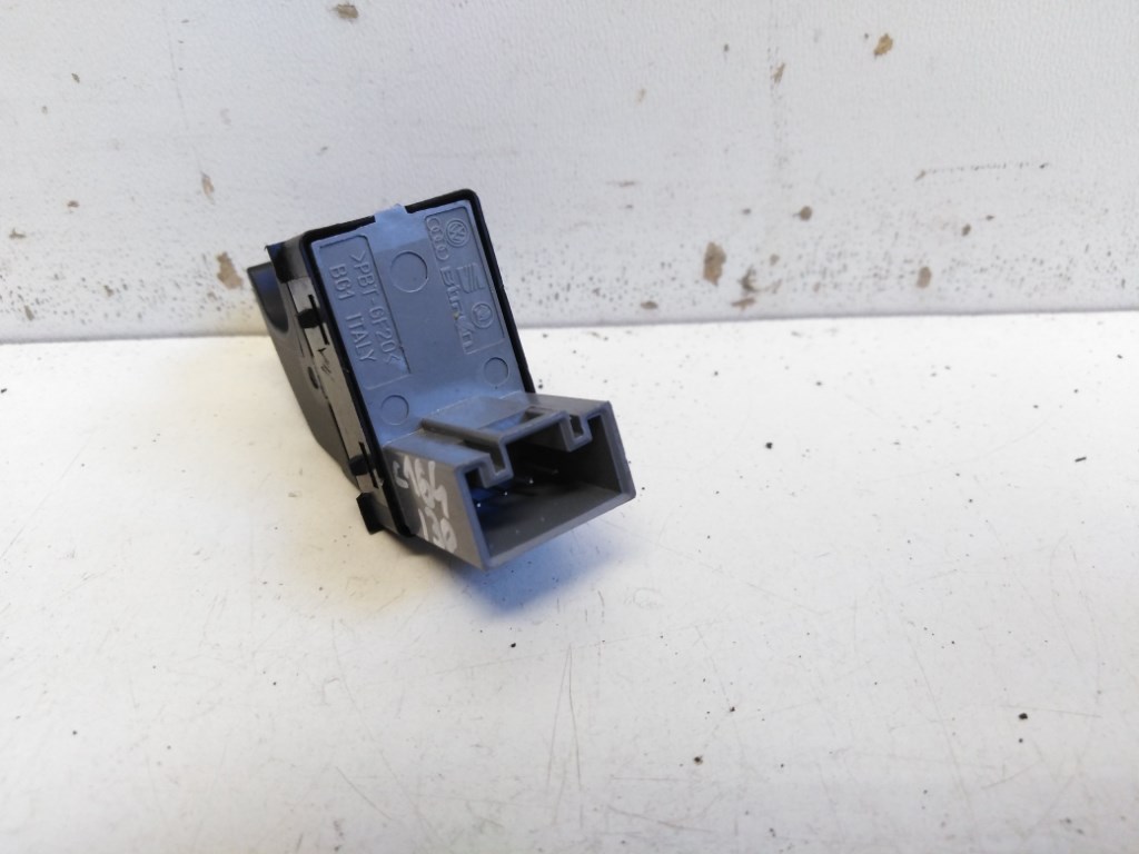 Seat Ibiza (6J) jobb elsõ ablakemelõ kapcsoló 7L6959855B 2. kép