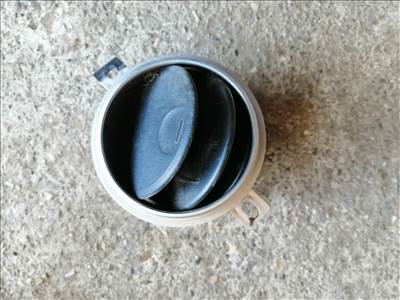 Mitsubishi Outlander I 2.0 4WD Bal középső szellőző 