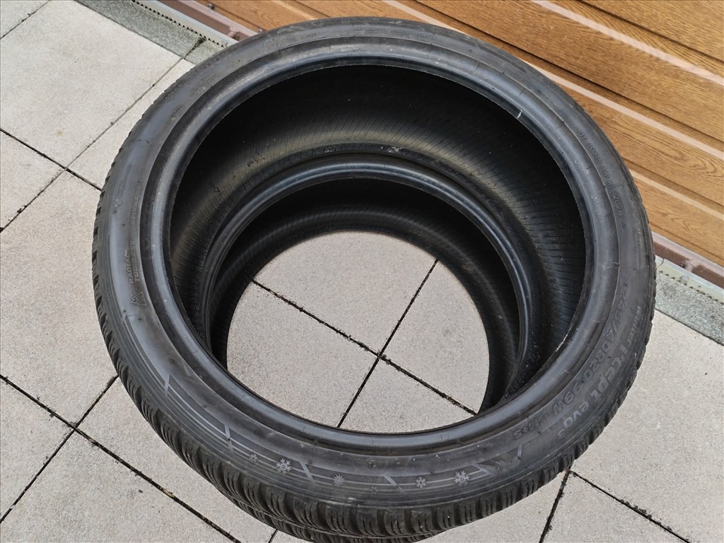  245/4020" újszerű Hankook téli gumi 2 db 7 mm 2. kép