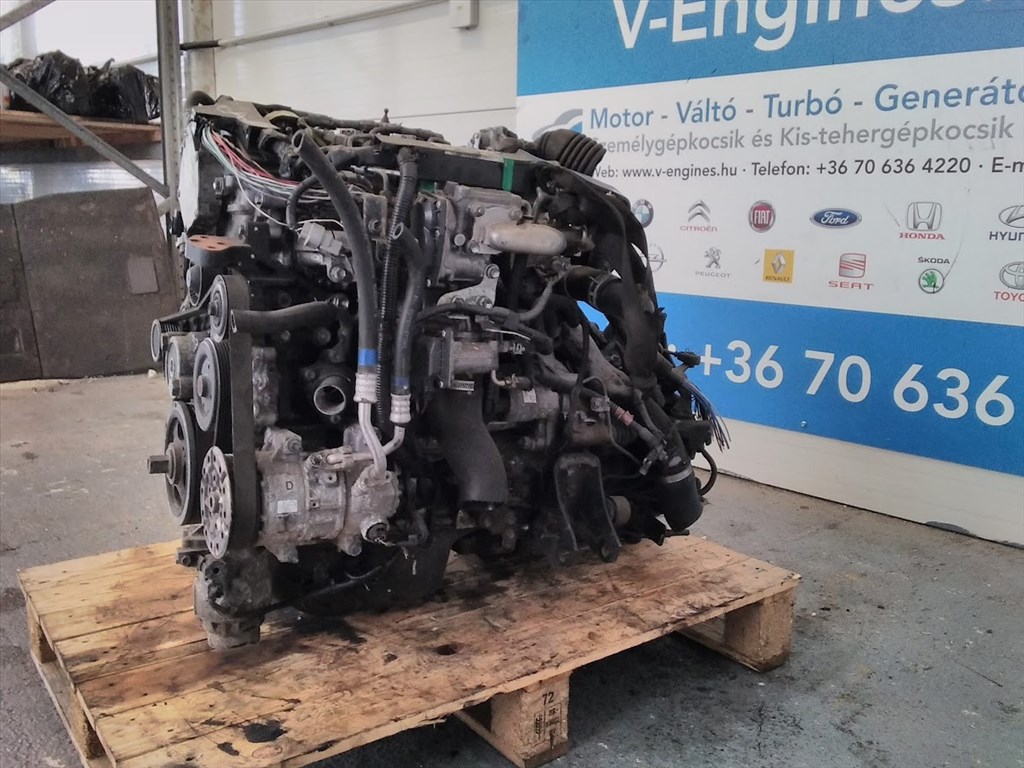 TOYOTA 2,0D 1AD komplett bontott motor  3. kép