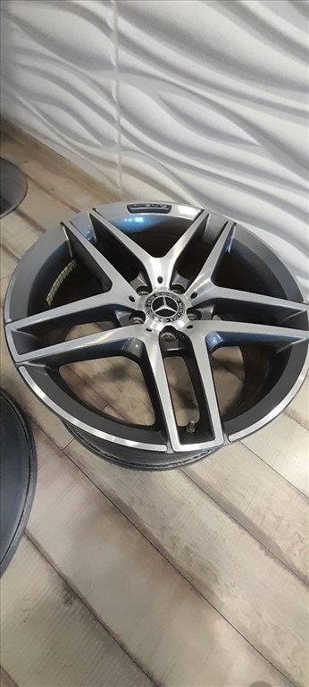Mercedes-benz Amg desing,Borbet gyártású eredeti cikkszámos!Újszerű!!TPMS szenzor jár hozzá! 2. kép
