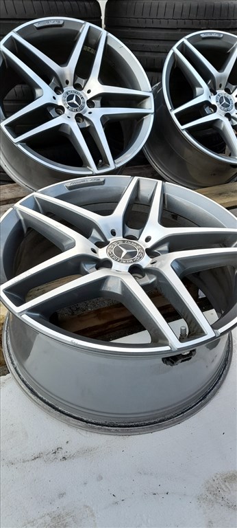 Mercedes-benz Amg desing,Borbet gyártású eredeti cikkszámos!Újszerű!!TPMS szenzor jár hozzá! 3. kép